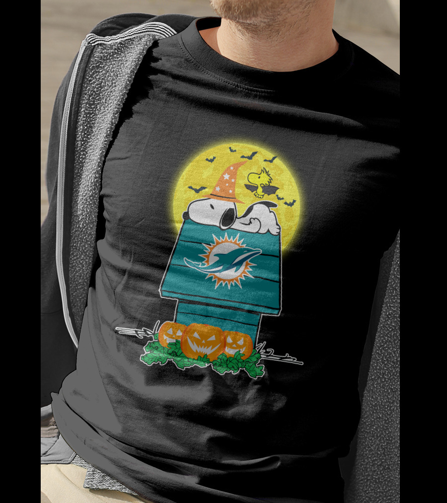 Miami Dolphins Snoopy Halloween Pumpkins Full Moon T-Shirt