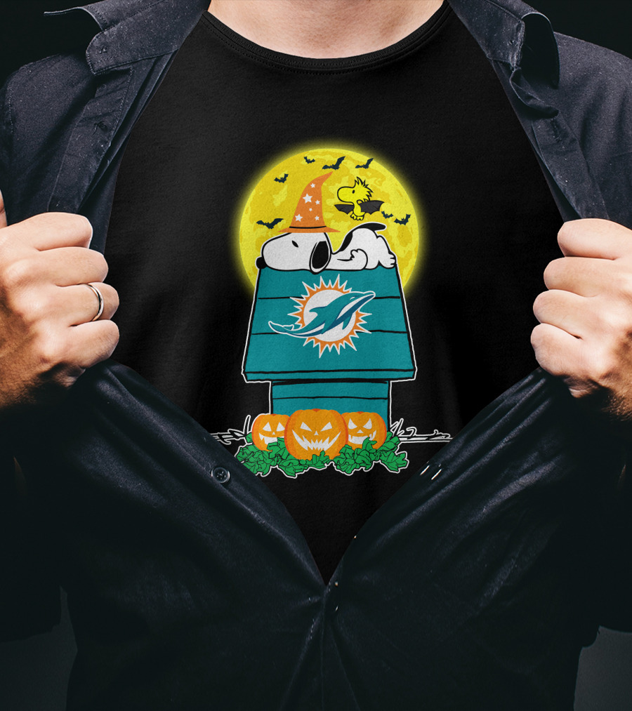 Miami Dolphins Snoopy Halloween Pumpkins Full Moon T-Shirt