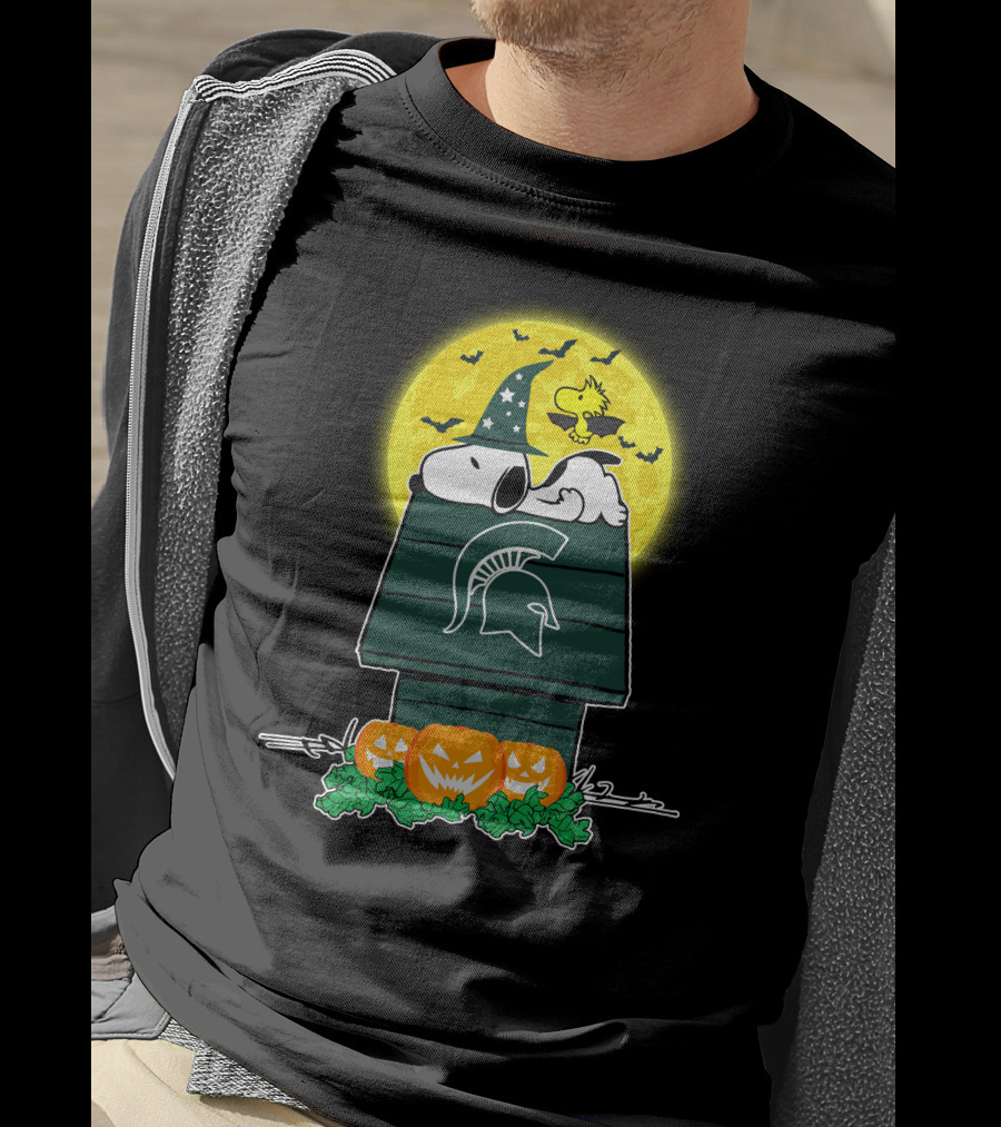 Michigan State Spartans Snoopy Woodstock Halloween Pumpkins Moon T-Shirt
