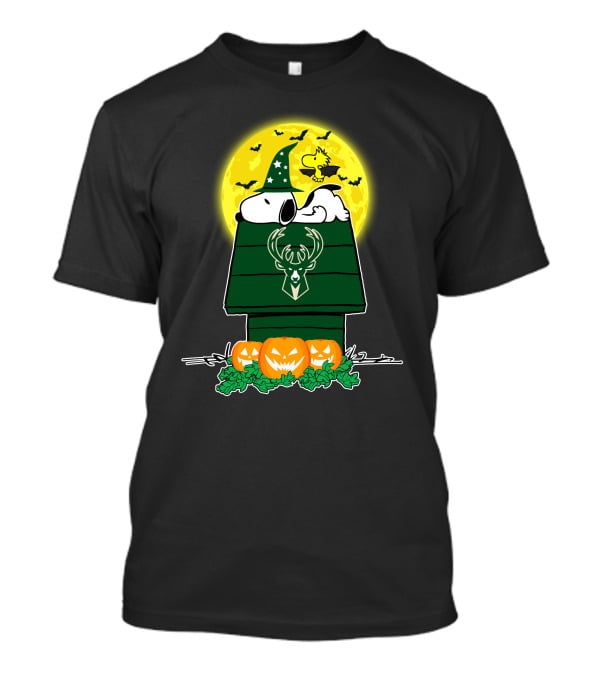 Milwaukee Bucks Snoopy Woodstock Halloween Pumpkins Moon House T-Shirt