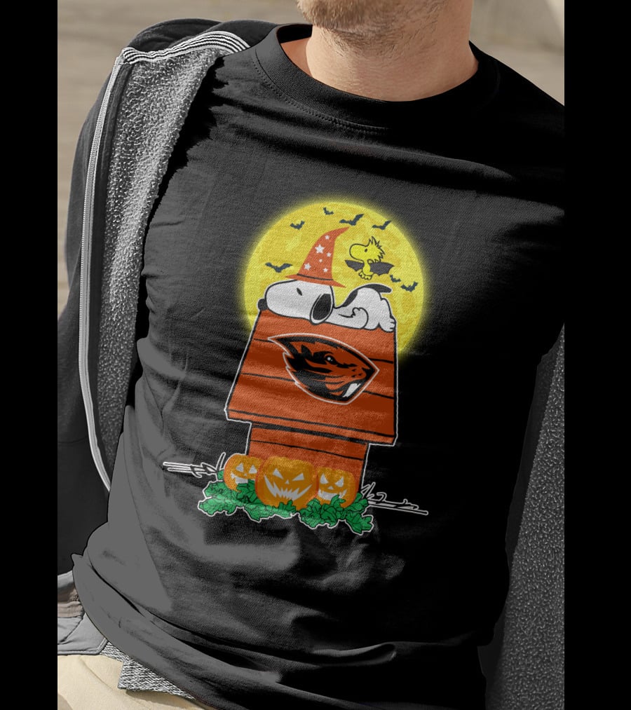 Oregon State Beavers Snoopy Woodstock Halloween Moon Pumpkins T-Shirt