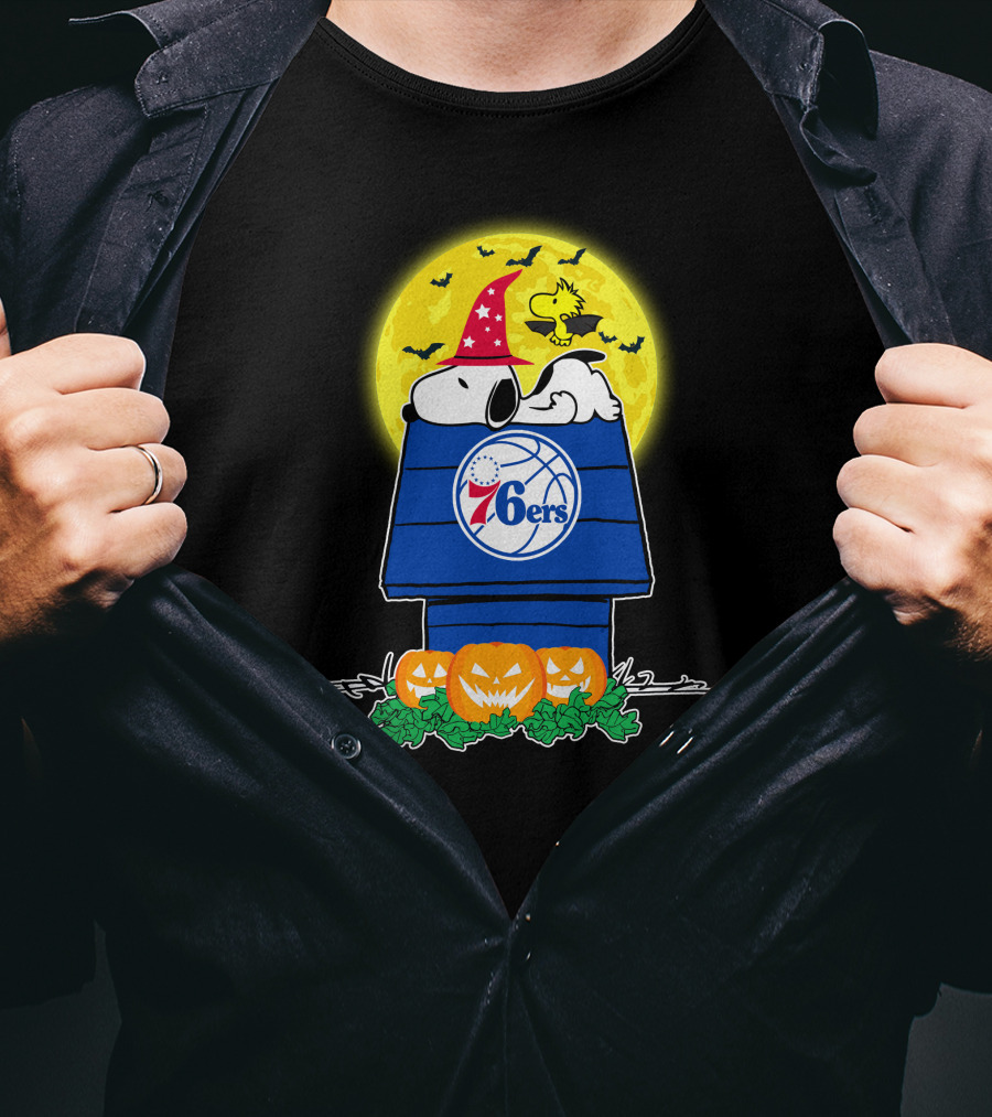 Philadelphia 76ers Snoopy Halloween Moon Pumpkins Bats Woodstock T-Shirt