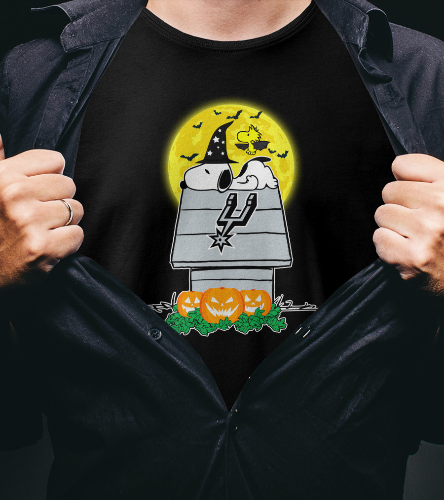 San Antonio Spurs Snoopy Halloween Moon Pumpkins T-Shirt