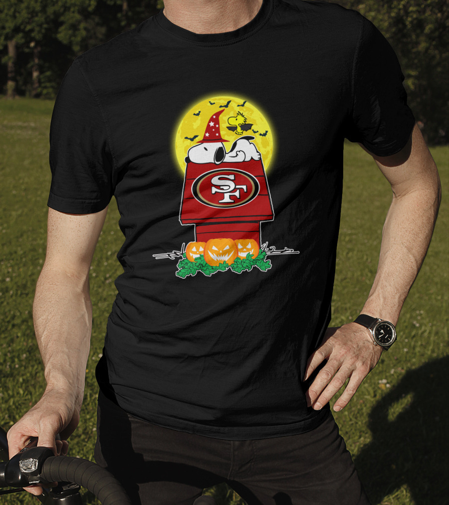 San Francisco 49ers Snoopy Woodstock Halloween Moon Jack-O'-Lanterns T-Shirt