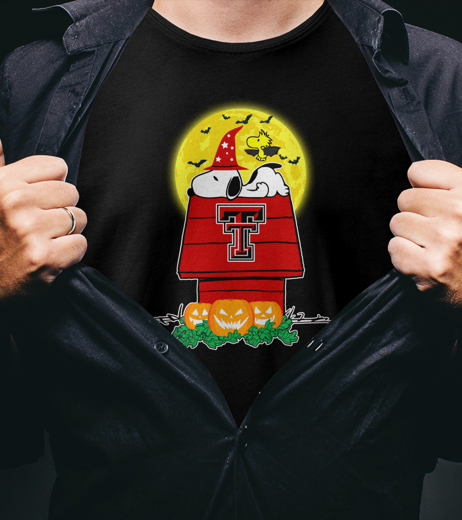 Texas Tech Red Raiders Snoopy Halloween Peanuts Doghouse Jack-O'-Lanterns Moon Woodstock Bats T-Shirt