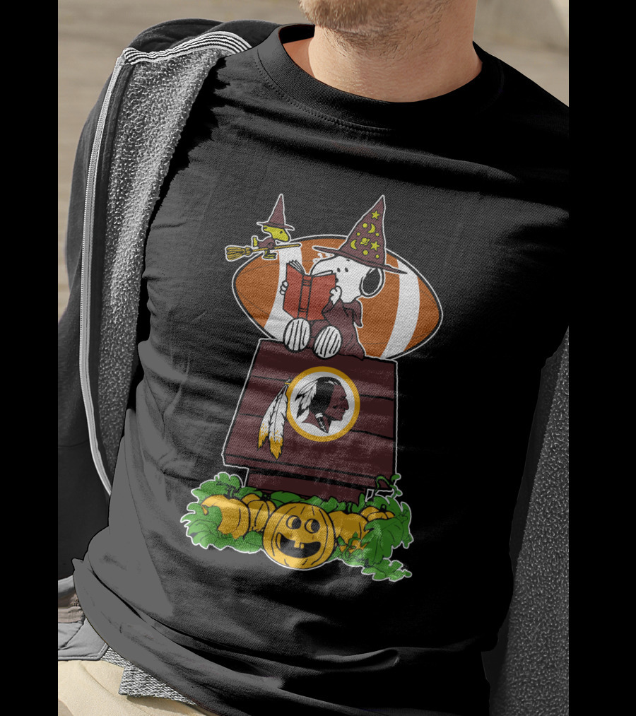 Washington Redskins Snoopy Halloween Football Pumpkin Scene T-Shirt