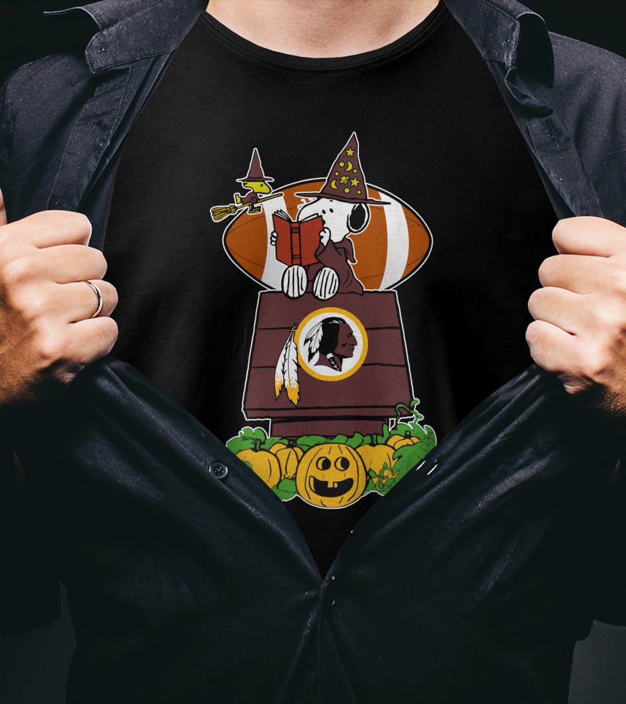 Washington Redskins Snoopy Halloween Football Pumpkin Scene T-Shirt