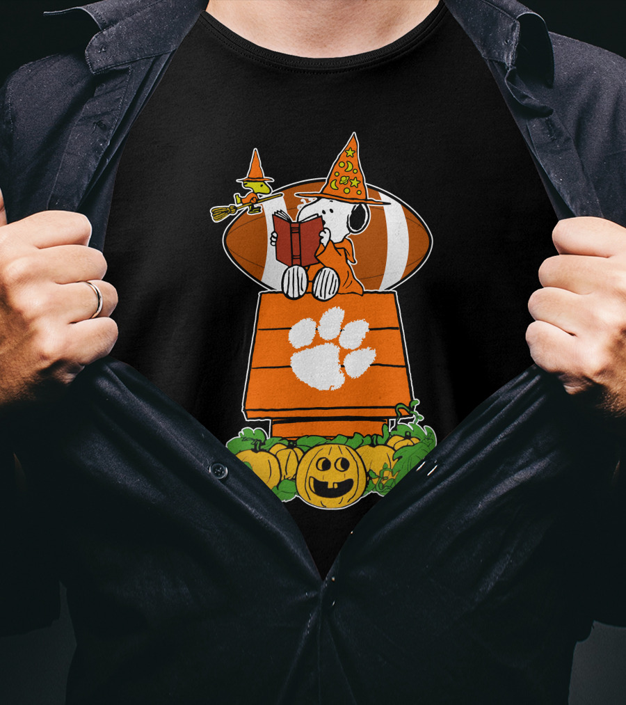 Clemson Tigers Halloween Snoopy Peanuts Football Pumpkin House T-Shirt