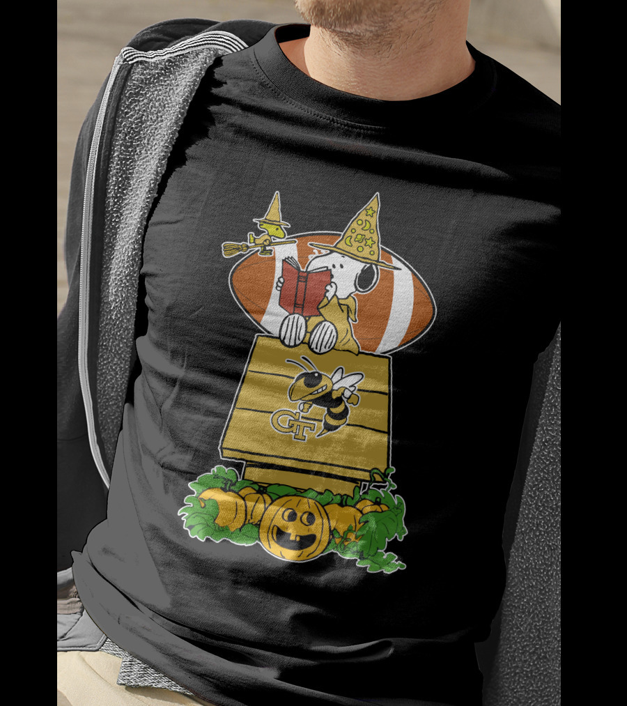 Georgia Tech Yellow Jackets Snoopy Halloween Football Magic Scene T-Shirt