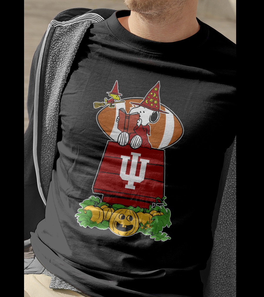 Indiana Hoosiers Snoopy Halloween Witch Reading Football Pumpkins T-Shirt