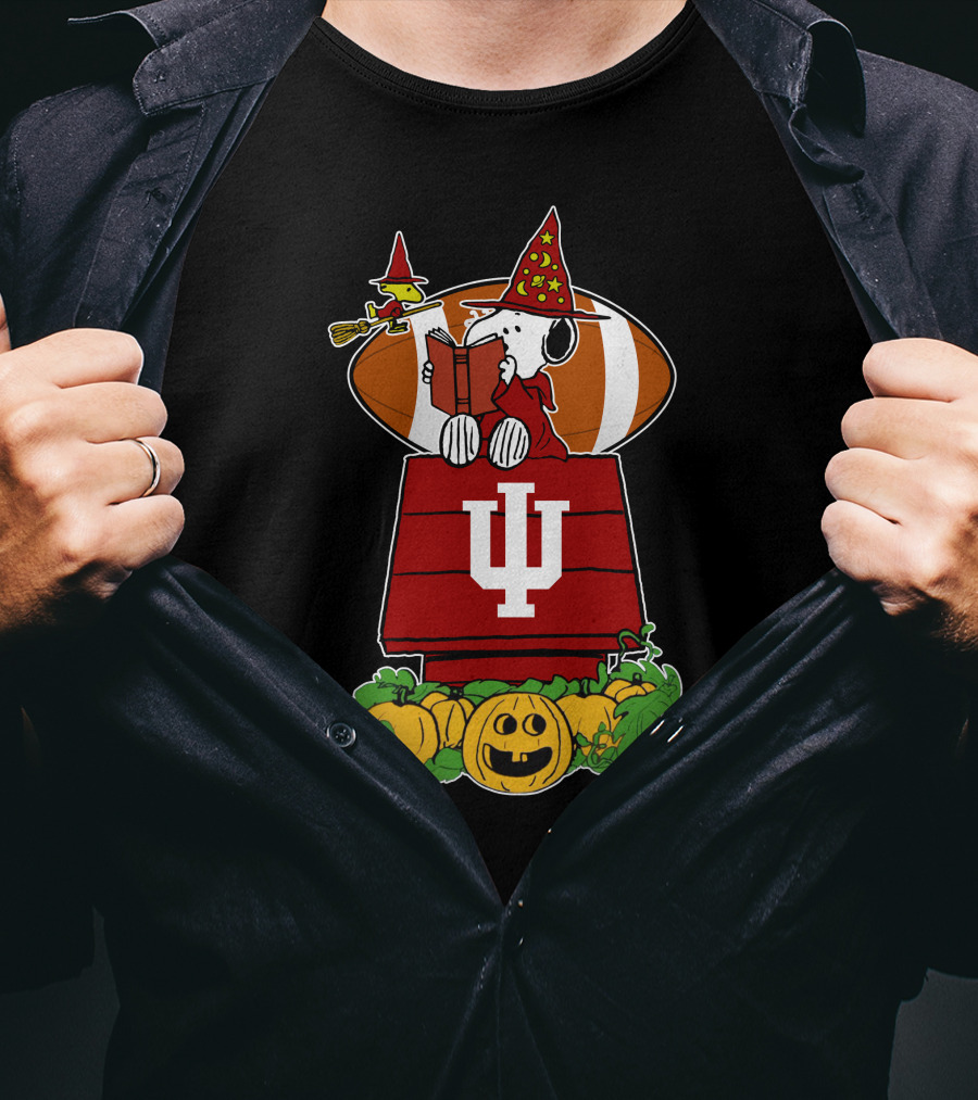 Indiana Hoosiers Snoopy Halloween Witch Reading Football Pumpkins T-Shirt