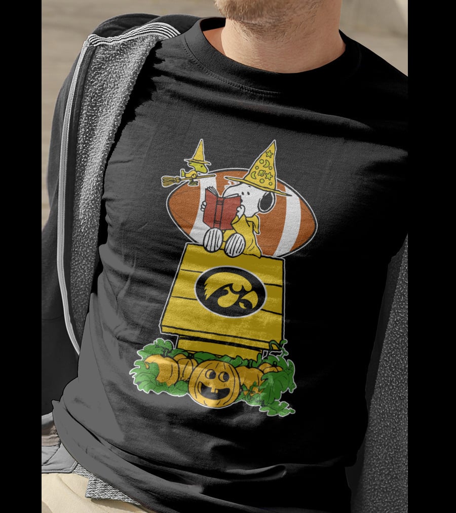 Iowa Hawkeyes Snoopy Halloween Football Pumpkin Scene T-Shirt