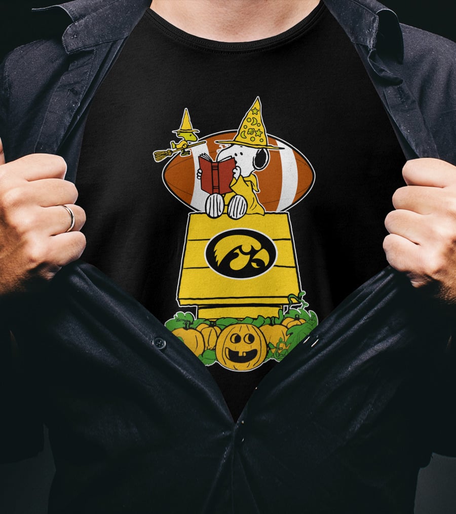 Iowa Hawkeyes Snoopy Halloween Football Pumpkin Scene T-Shirt