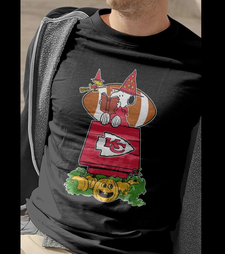 Kansas City Chiefs Snoopy Halloween Witch With Football And Pumpkins T-Shirt