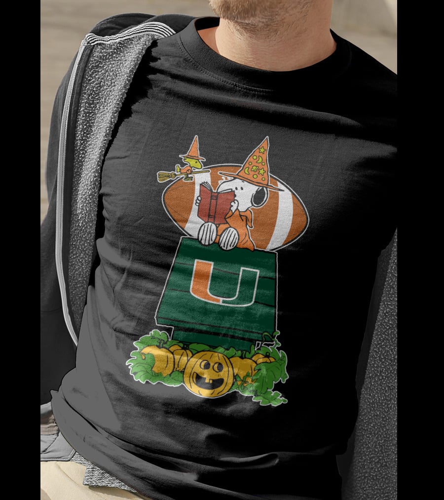 Miami Hurricanes Snoopy Halloween Pumpkin Peanuts Football T-Shirt