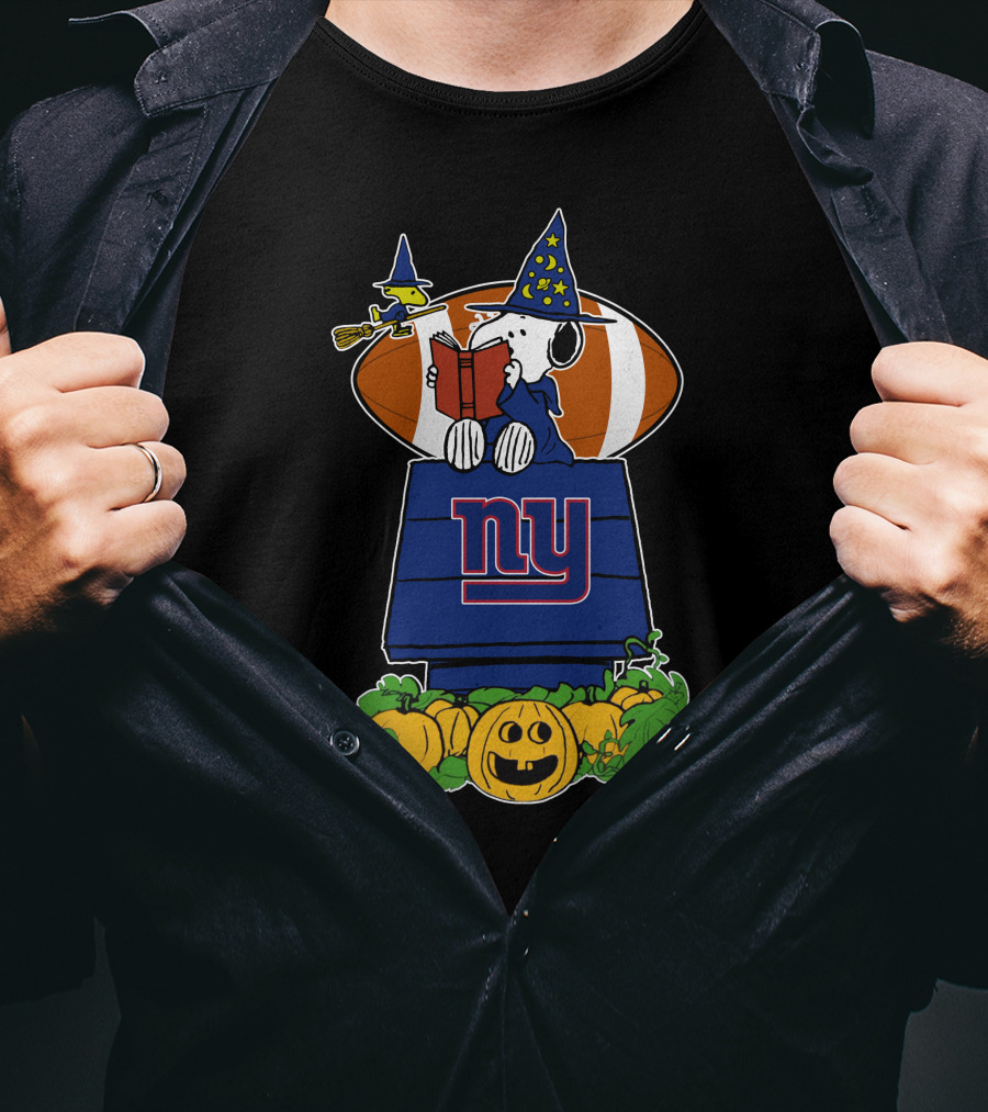 New York Giants Snoopy Halloween Witch Reading Football Pumpkin T-Shirt