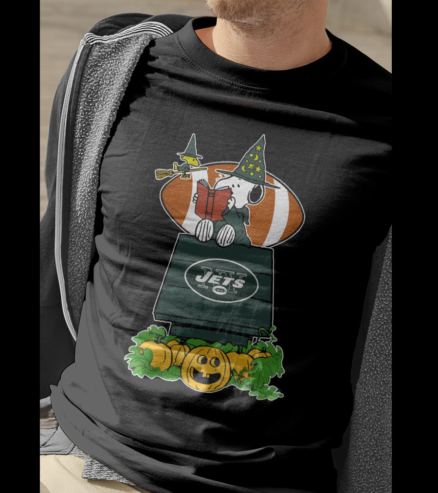 New York Jets Snoopy Halloween Reading Witch Pumpkin Football T-Shirt