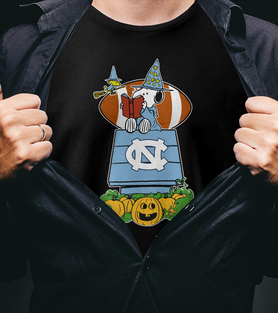 North Carolina Tar Heels Snoopy Halloween Pumpkin Wizard Football T-Shirt