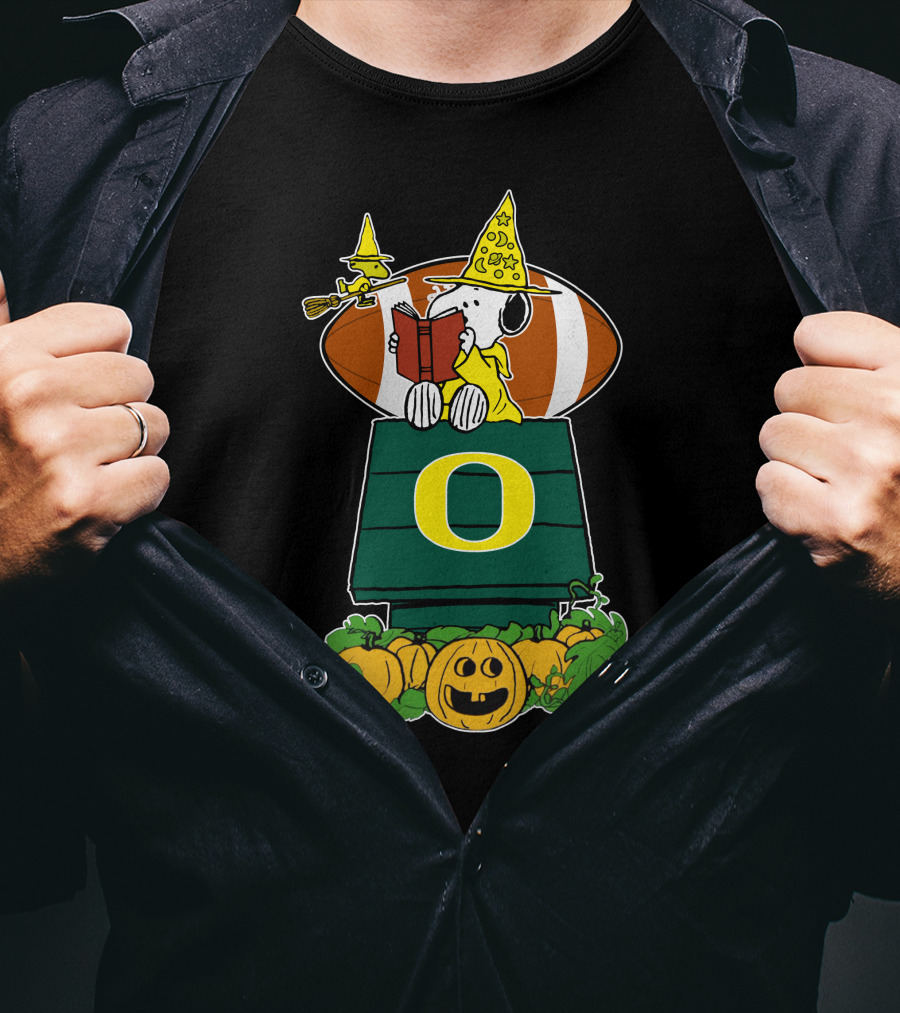 Snoopy Halloween Oregon Ducks Football Pumpkin House T-Shirt