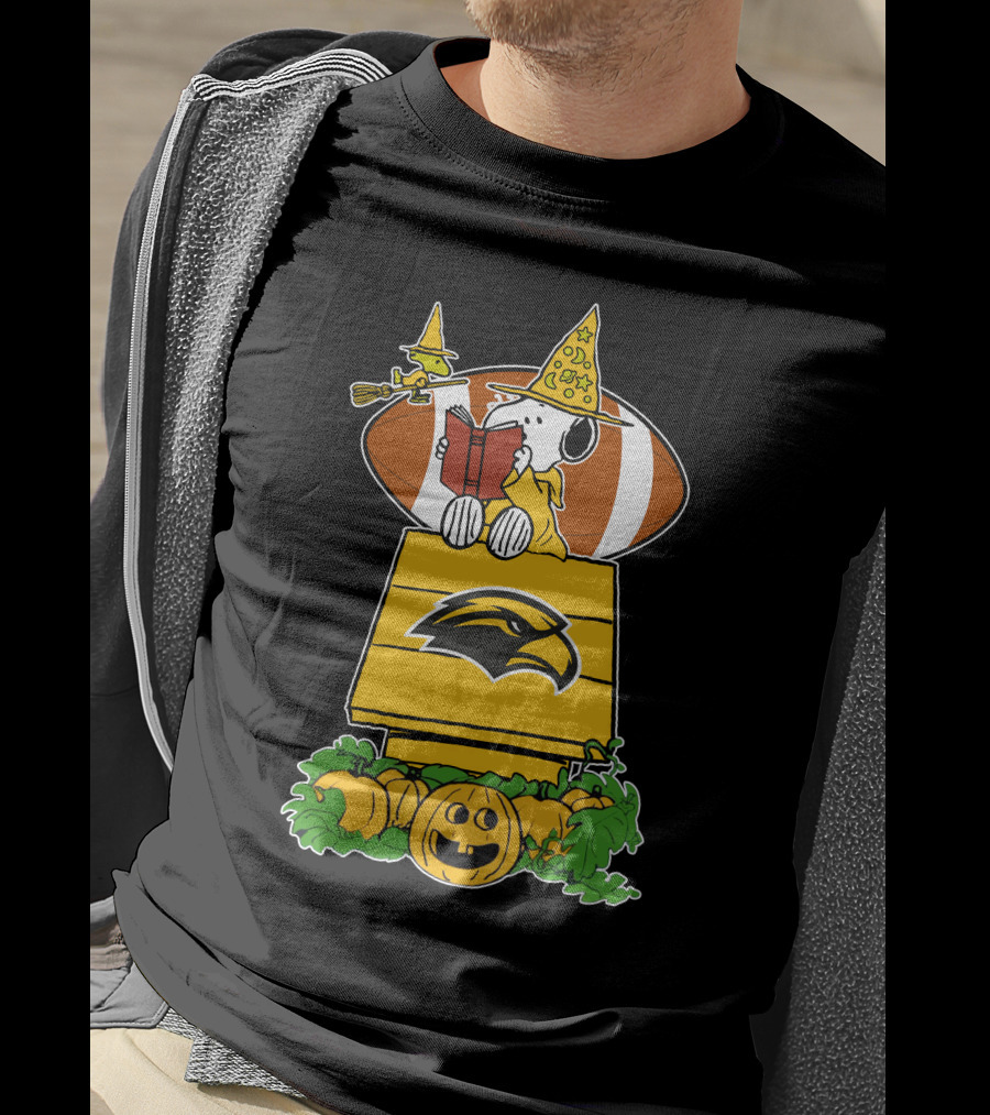 Southern Mississippi Golden Eagles Snoopy Halloween Football Pumpkin House T-Shirt