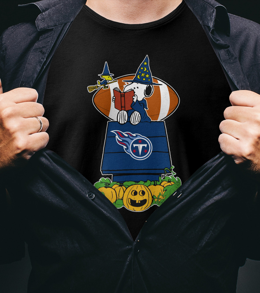 Tennessee Titans Snoopy Halloween Witch Pumpkin Football T-Shirt