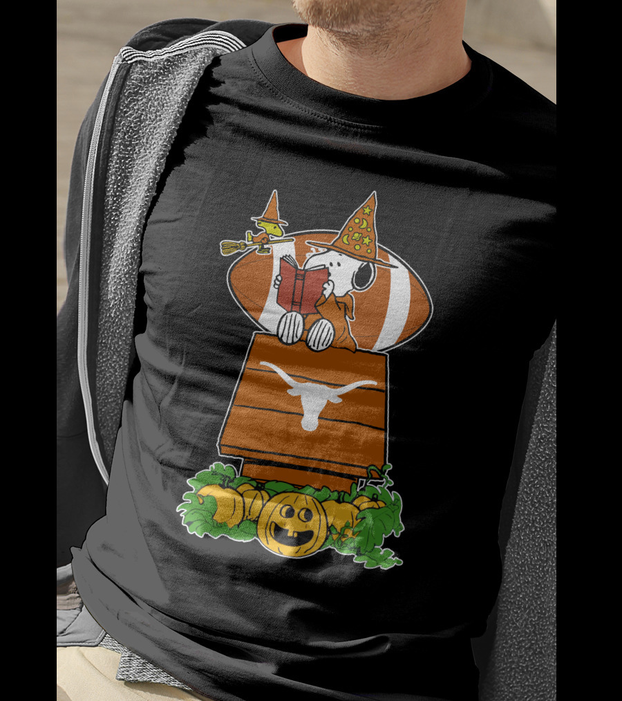 Texas Longhorns Snoopy Halloween Reading On Doghouse With Witch Woodstocks And Pumpkin T-Shirt