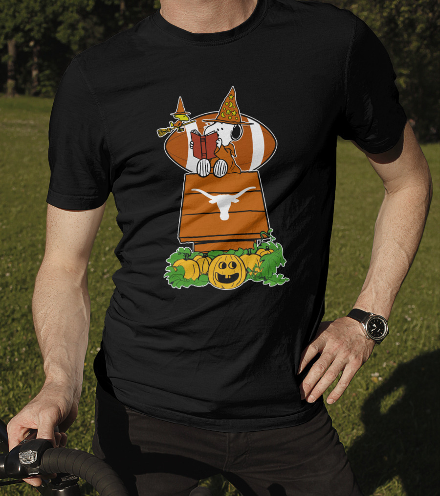 Texas Longhorns Snoopy Halloween Reading On Doghouse With Witch Woodstocks And Pumpkin T-Shirt