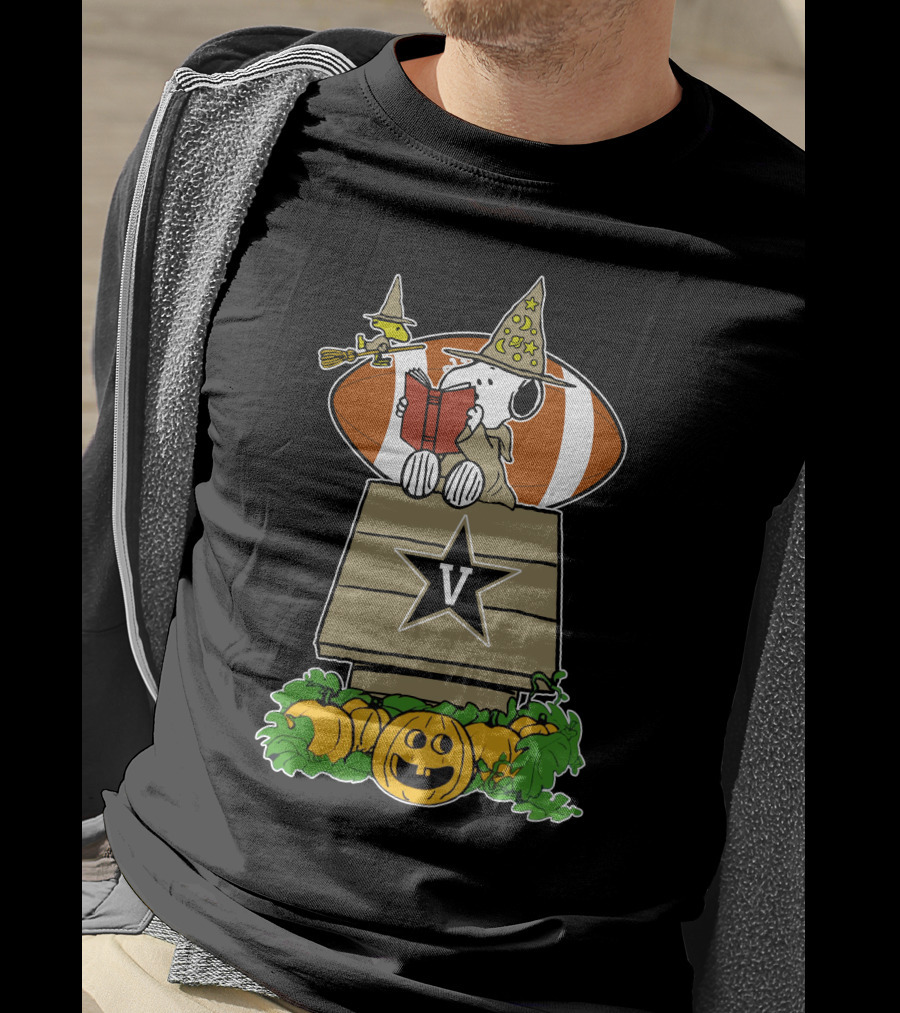 Vanderbilt Commodores Snoopy Halloween Football With Pumpkins T-Shirt