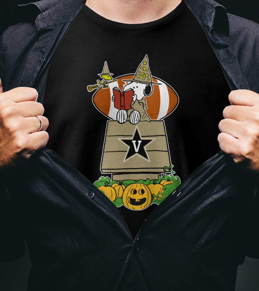 Vanderbilt Commodores Snoopy Halloween Football With Pumpkins T-Shirt