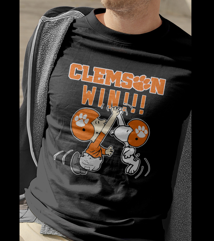Clemson Win High Five Celebration With Orange Helmets T-Shirt