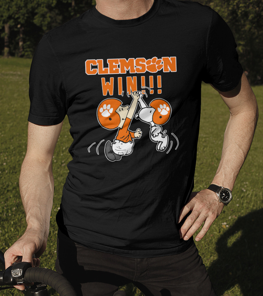 Clemson Win High Five Celebration With Orange Helmets T-Shirt