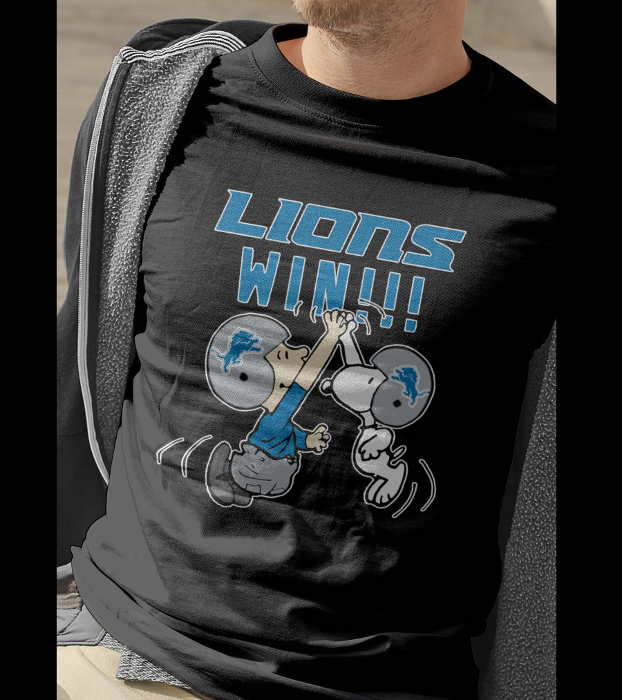 Detroit Lions Win Peanuts Helmet Celebration T-Shirt
