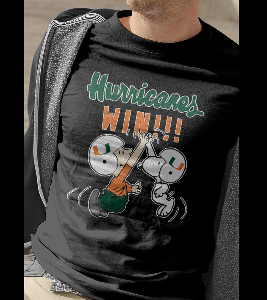 Hurricanes Win Miami Peanuts Characters Charlie Brown Snoopy Helmets T-Shirt