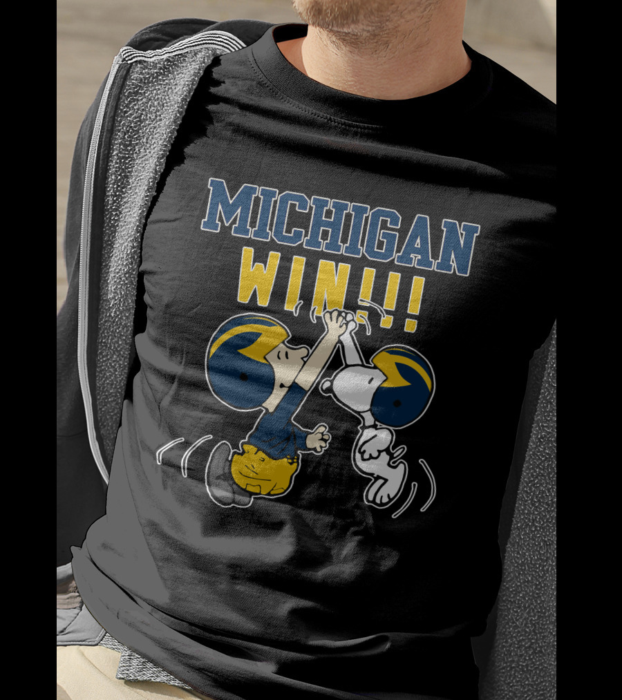 Michigan Win Snoopy High Five Celebration With Wolverine Helmets T-Shirt