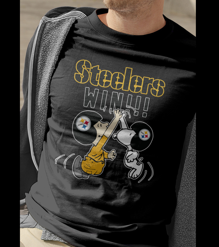 Steelers Win Peanuts High Five Celebration T-Shirt