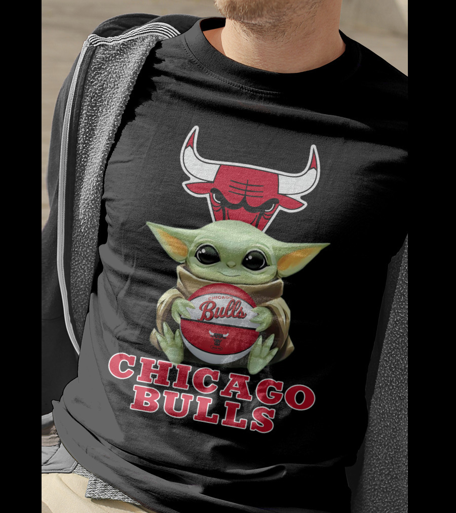 Chicago Bulls Baby Yoda Holding Basketball T-Shirt