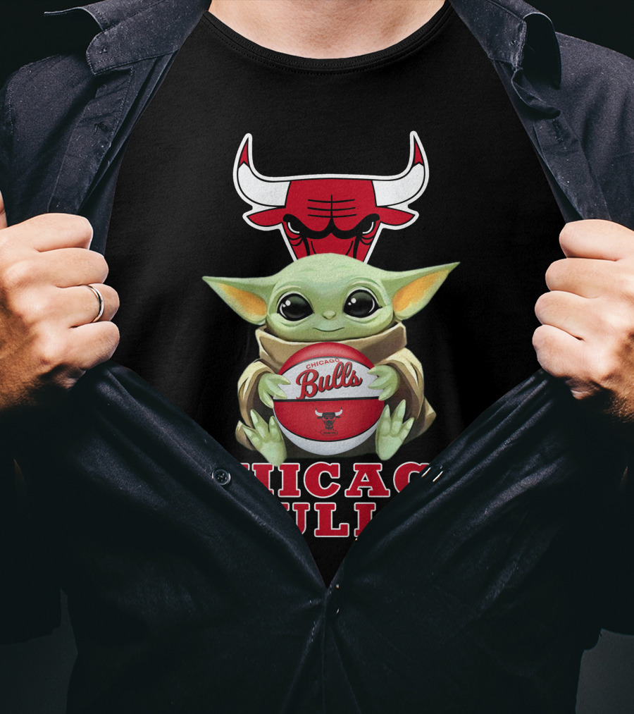Chicago Bulls Baby Yoda Holding Basketball T-Shirt