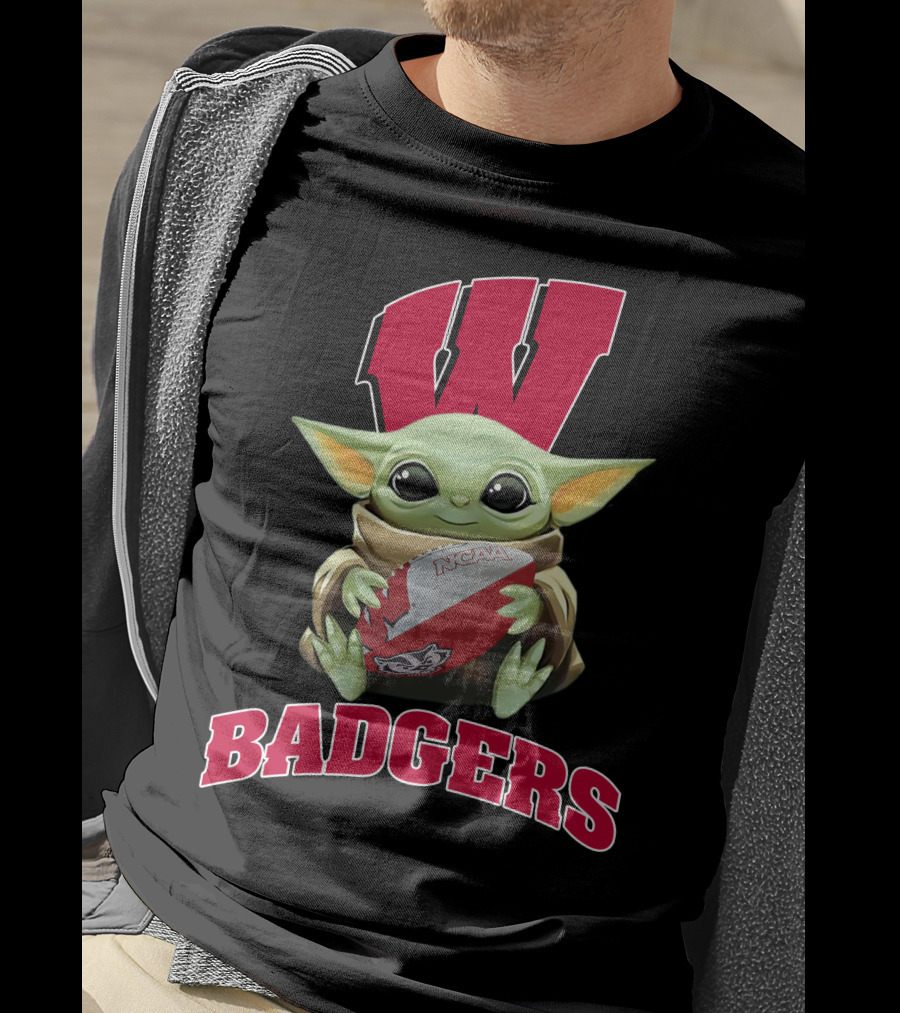 Wisconsin Badgers Baby Yoda Ncaa Football T-Shirt
