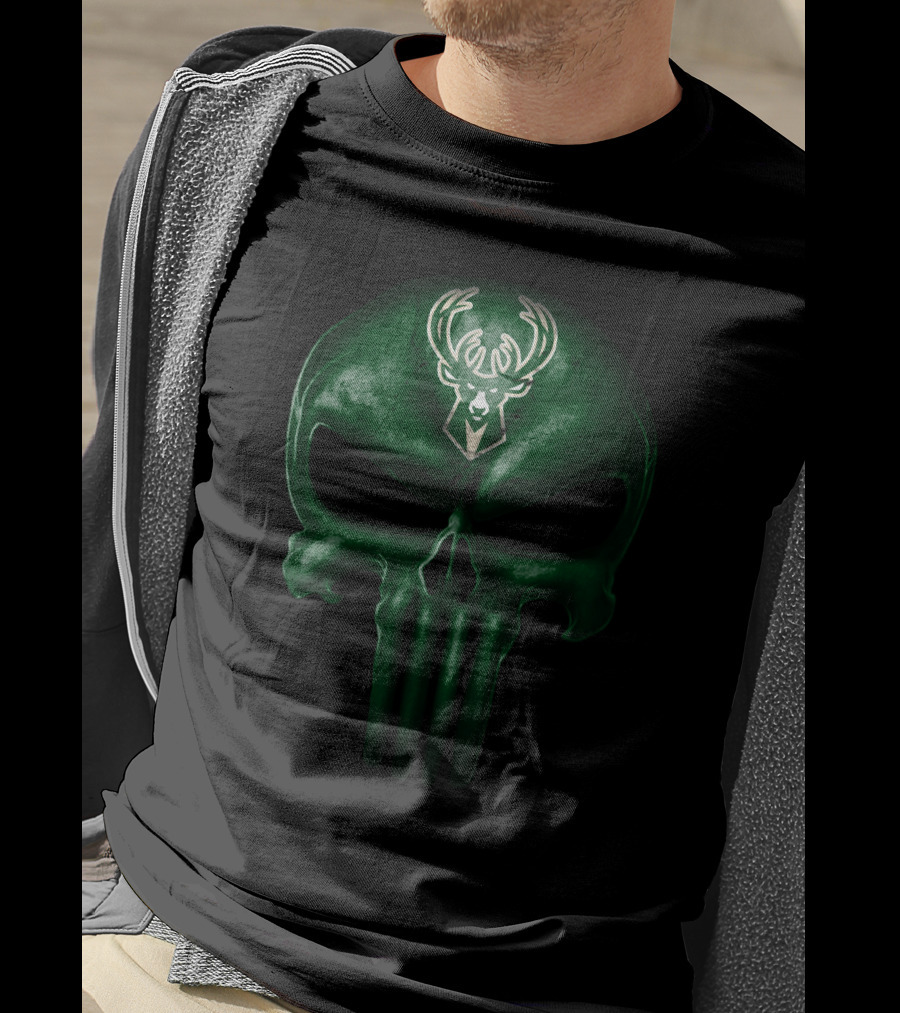 Milwaukee Bucks Skull Symbol With Team T-Shirt