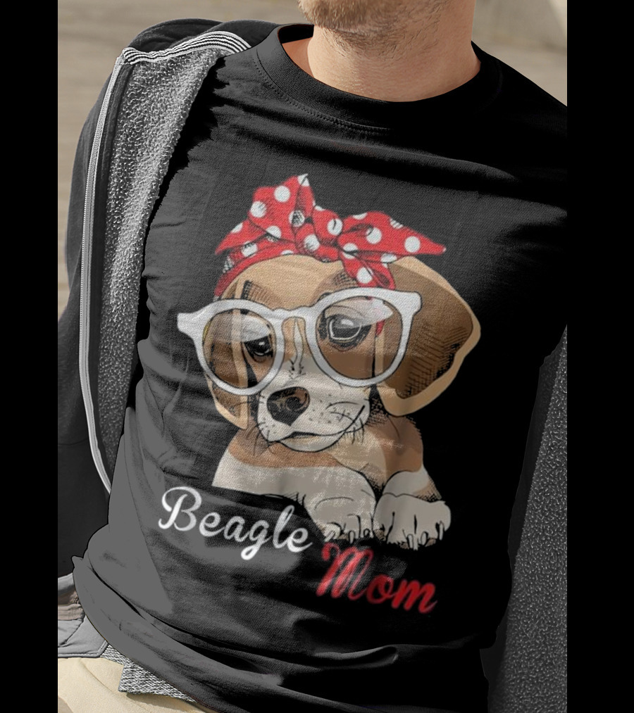 Beagle Mom For Beagle Dogs Lovers T-Shirt
