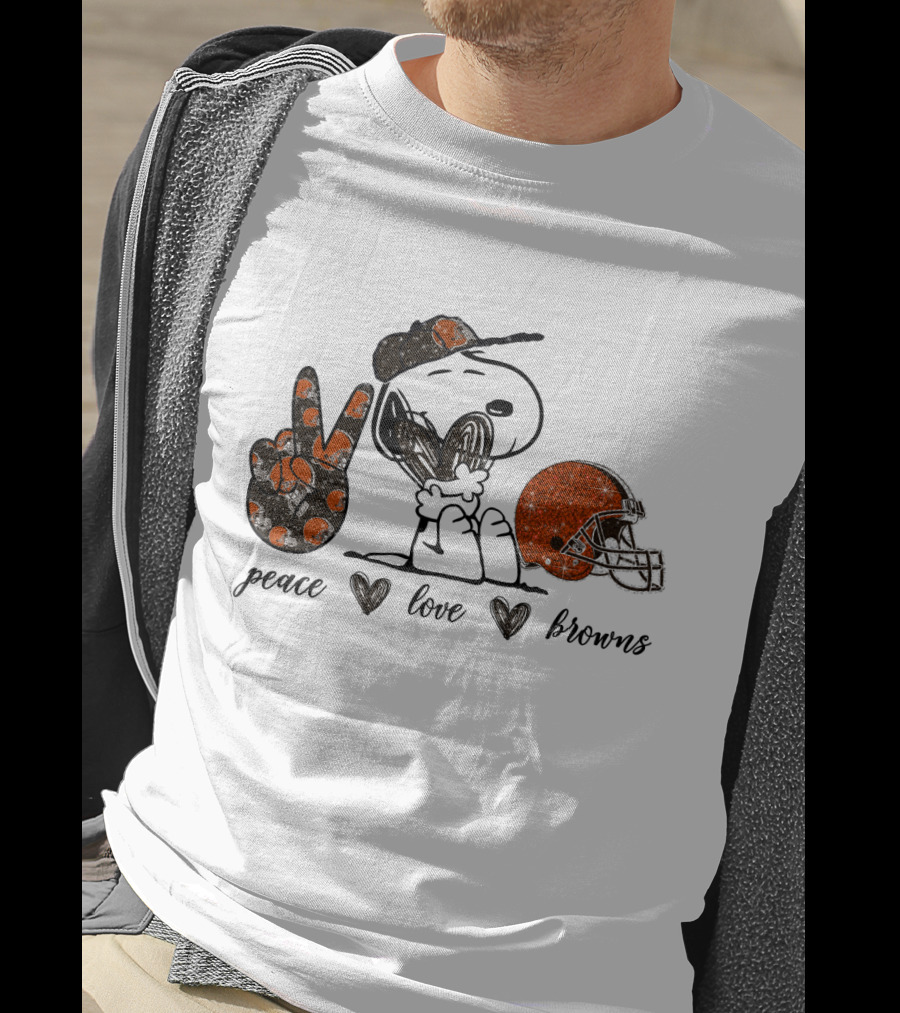 Peace Love Cleveland Browns Snoopy Football Fan T-Shirt