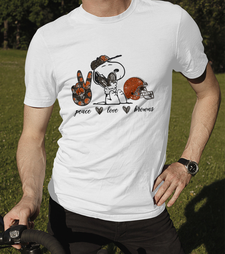 Peace Love Cleveland Browns Snoopy Football Fan T-Shirt