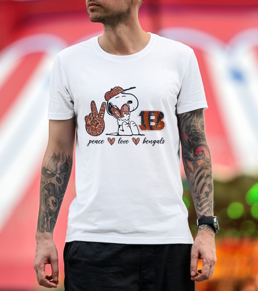 Peace Love Heart Bengals Snoopy Football Fan T-Shirt