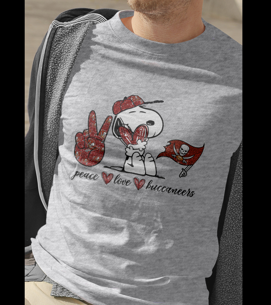 Peace Love Buccaneers Snoopy Tampa Bay Football Flag T-Shirt