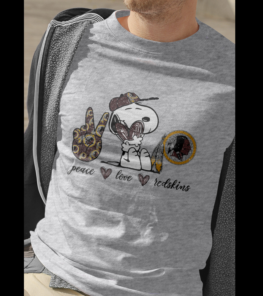 Peace Love Washington Redskins Snoopy Embrace T-Shirt