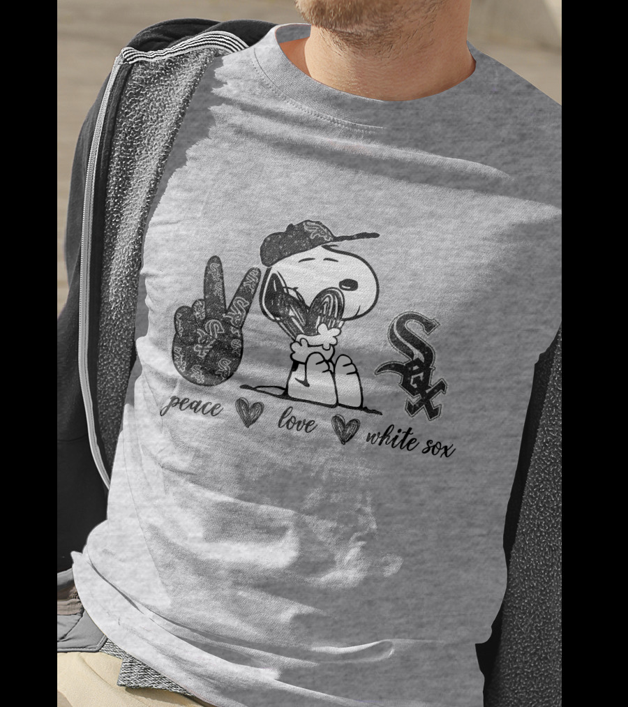 Peace Love Chicago White Sox Snoopy Baseball Fan T-Shirt