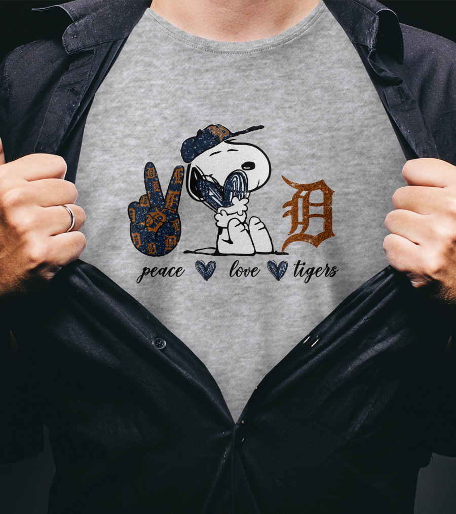 Peace Love Detroit Tigers Snoopy Baseball Fan T-Shirt