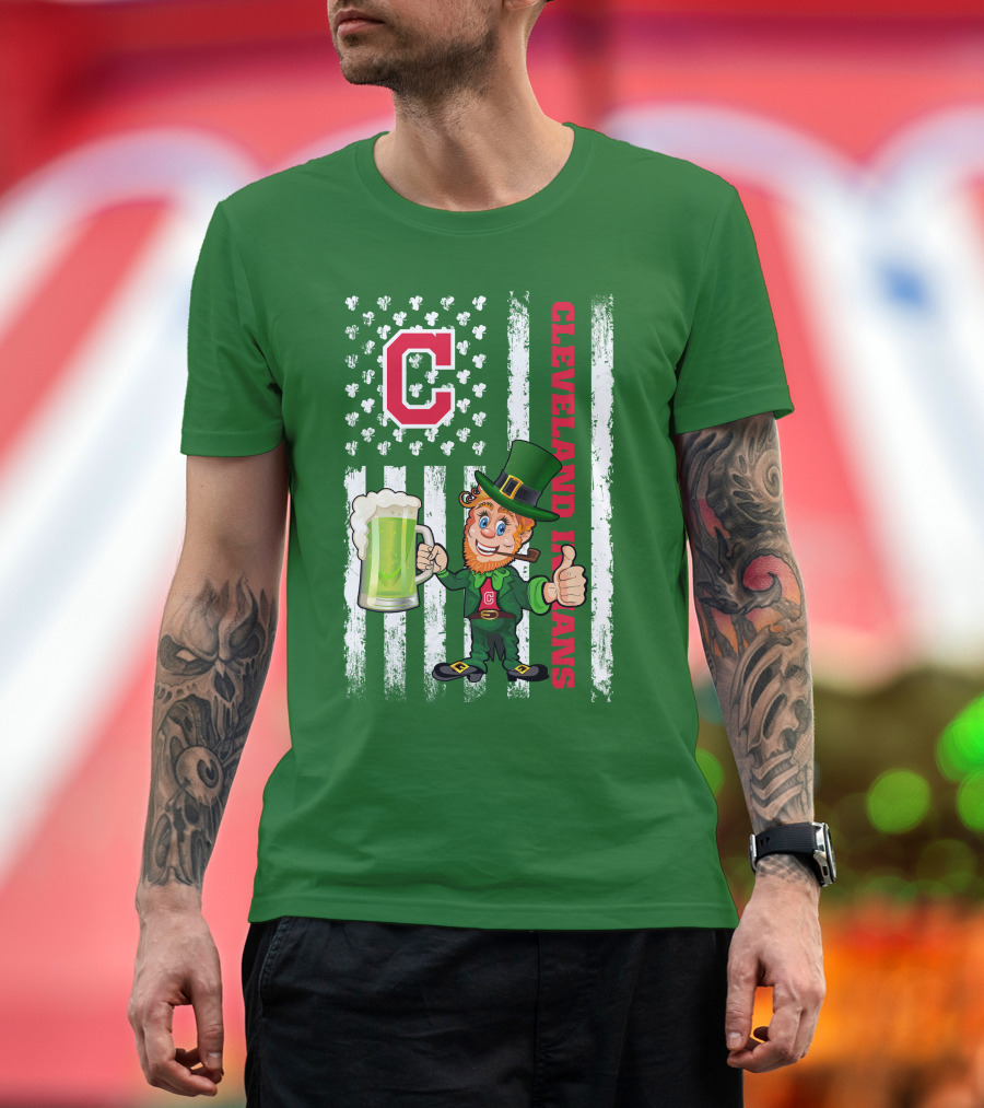 Cleveland Indians St Patrick's Day Leprechaun with Shamrock Flag and Beer Mug T-Shirt