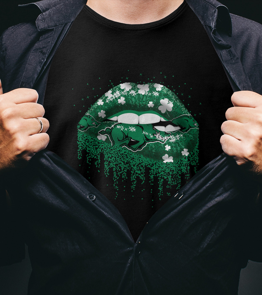 Arkansas Razorbacks Green Lips With Shamrocks T-Shirt