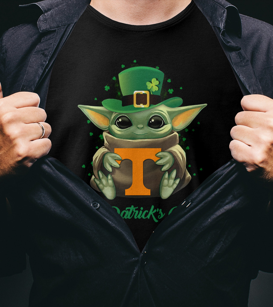 Tennessee Volunteers Baby Yoda St. Patrick's Day T-Shirt